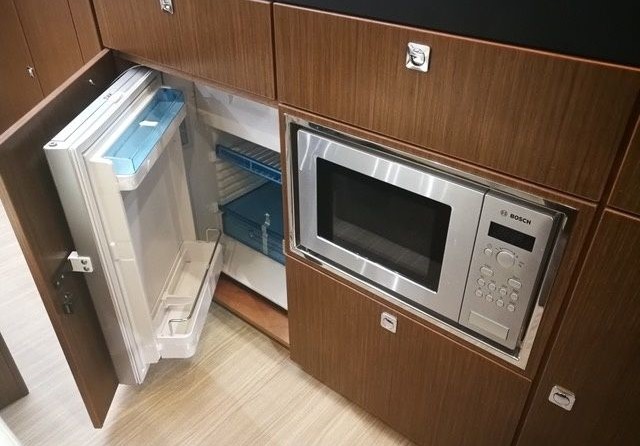 Bavaria Virtess 420 Fly