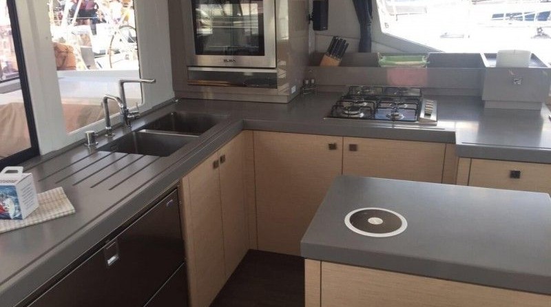 Fountaine Pajot Saona 47