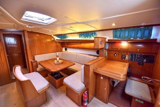 Bavaria 44