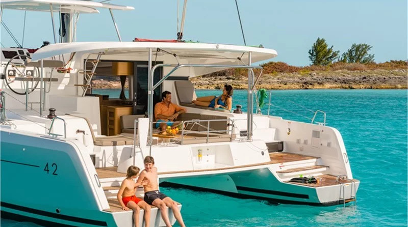 Lagoon 42