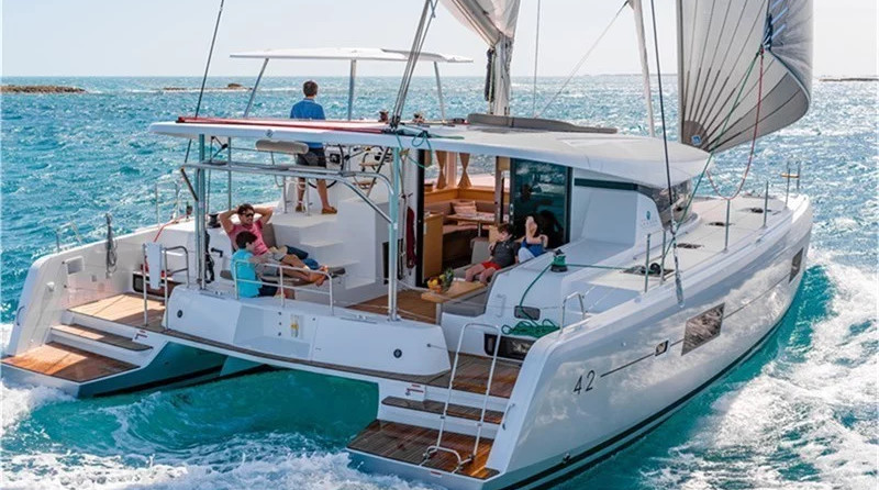 Lagoon 42