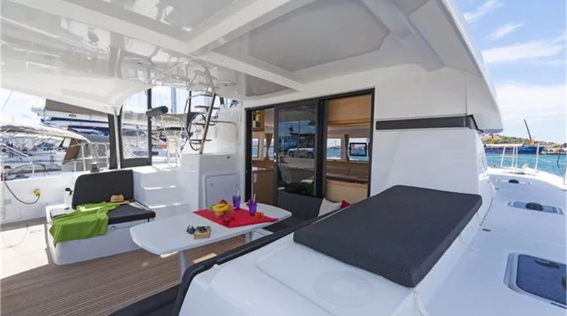Lagoon 42