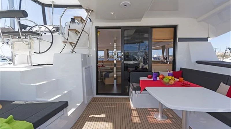 Lagoon 42
