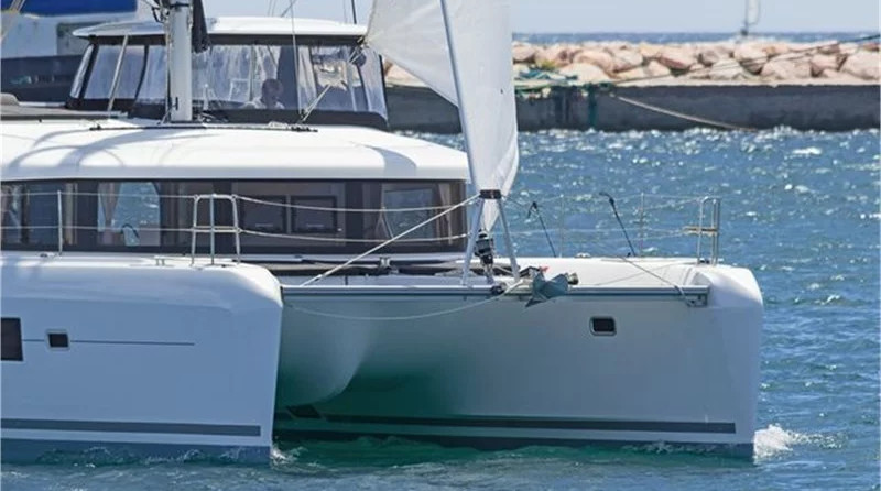 Lagoon 42