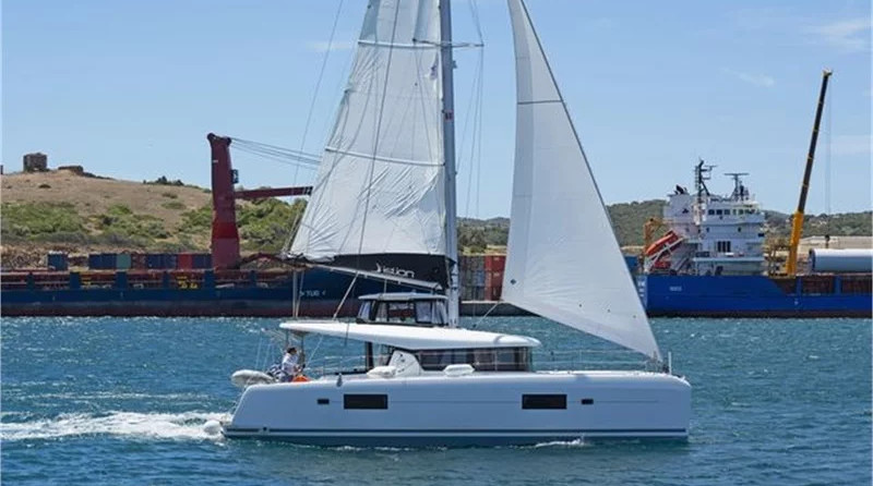 Lagoon 42