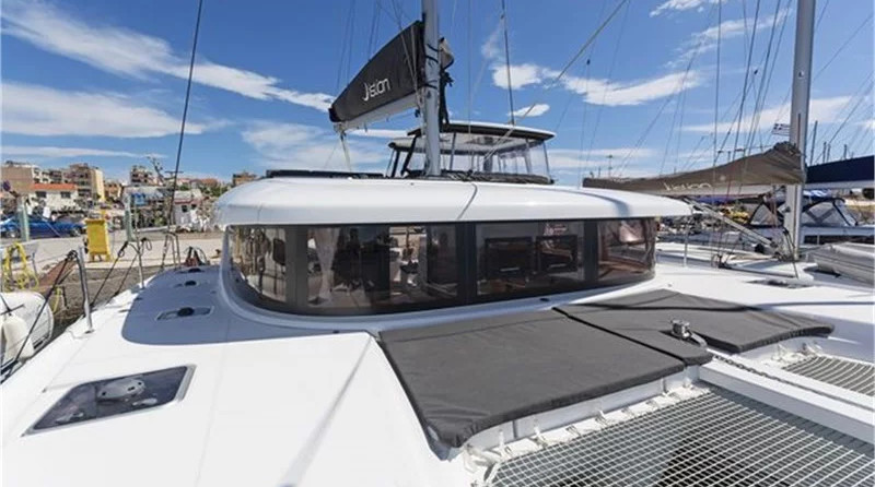 Lagoon 42