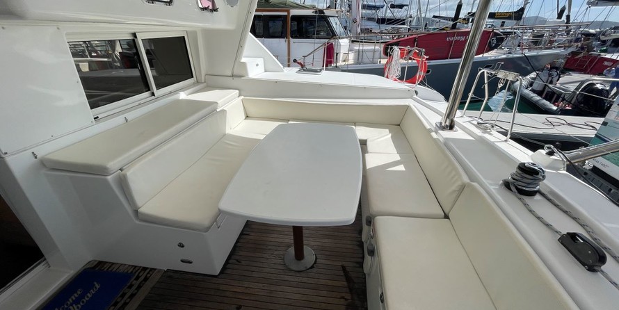 Lagoon 440 - 4 + 2 cab.