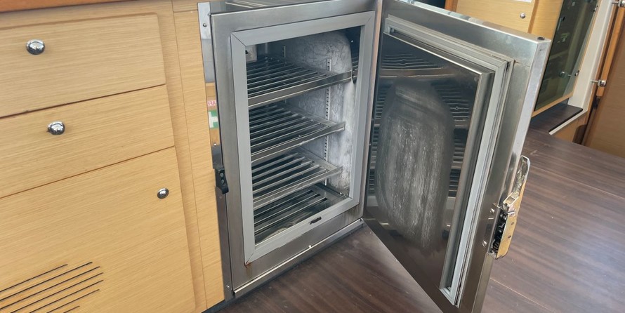 Lagoon 440 - 4 + 2 cab.