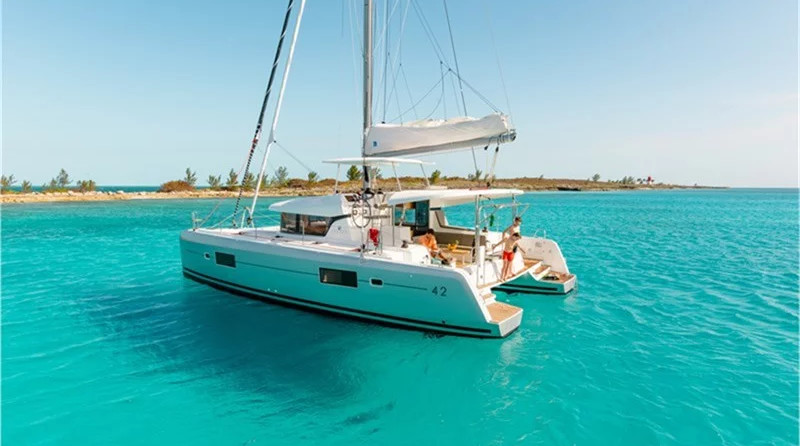 Lagoon 42