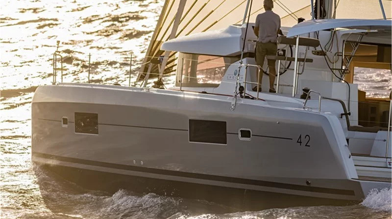 Lagoon 42