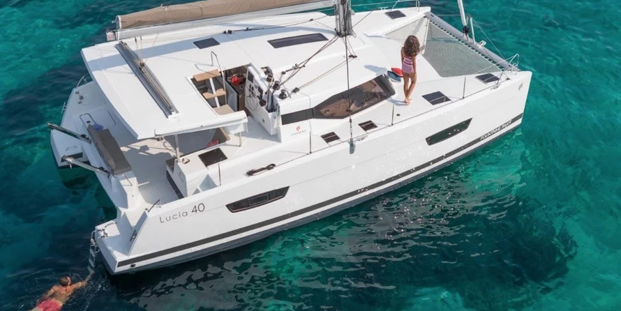 Fountaine Pajot Lucia 40