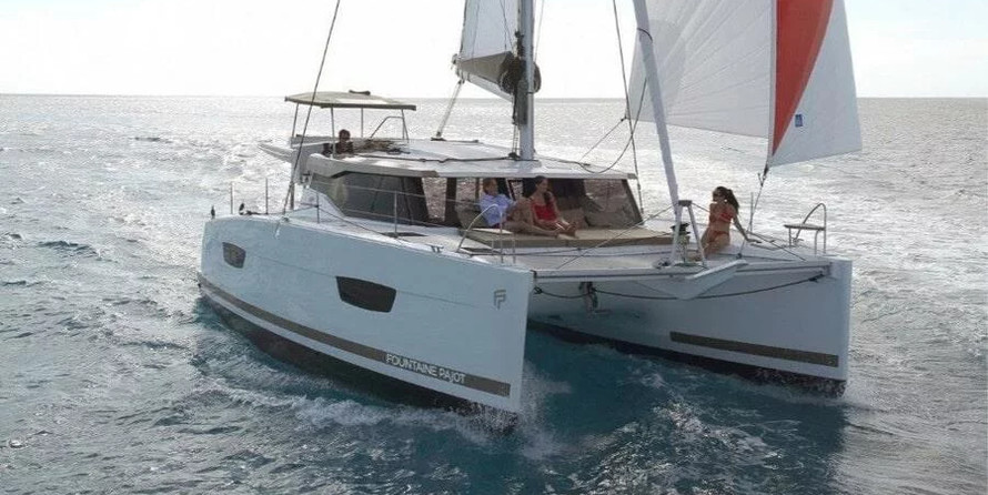 Fountaine Pajot Lucia 40