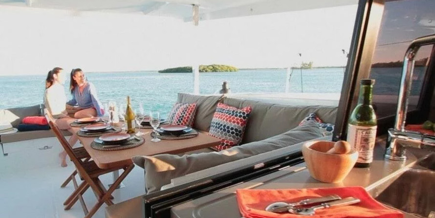 Fountaine Pajot Lucia 40