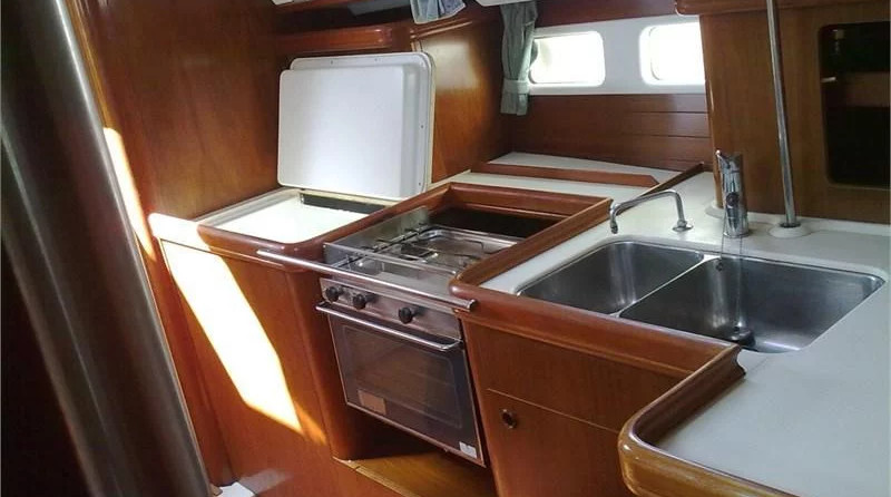 Oceanis 411 (4Cab)