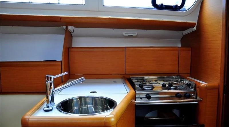 Sun Odyssey 33i