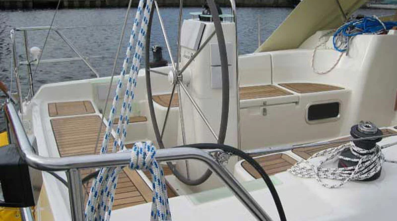 Hanse 370