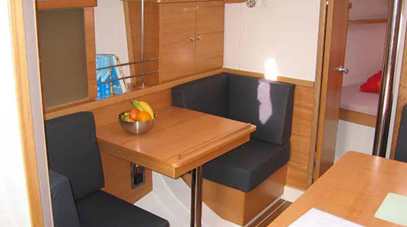 Hanse 370