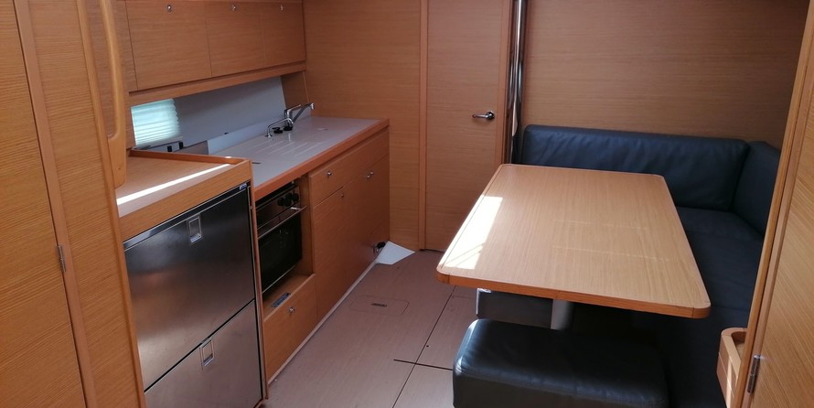 Dufour 390