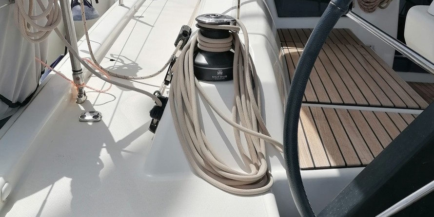 Dufour 390