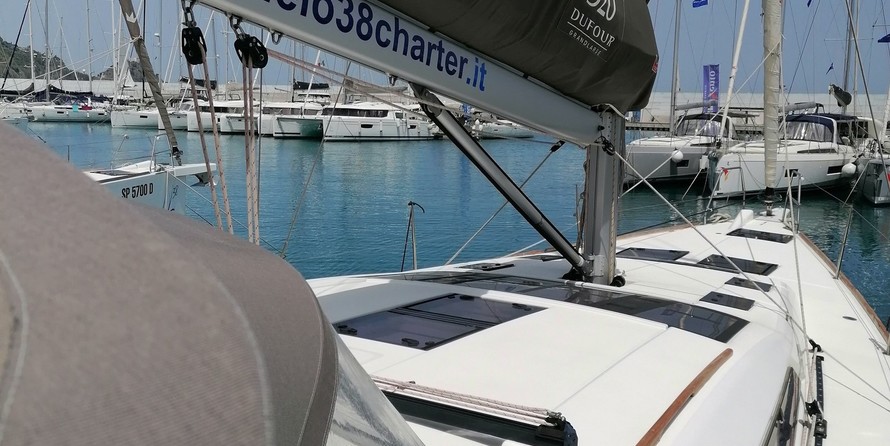 Dufour 390