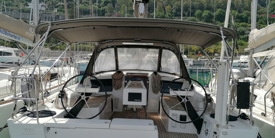Dufour 390