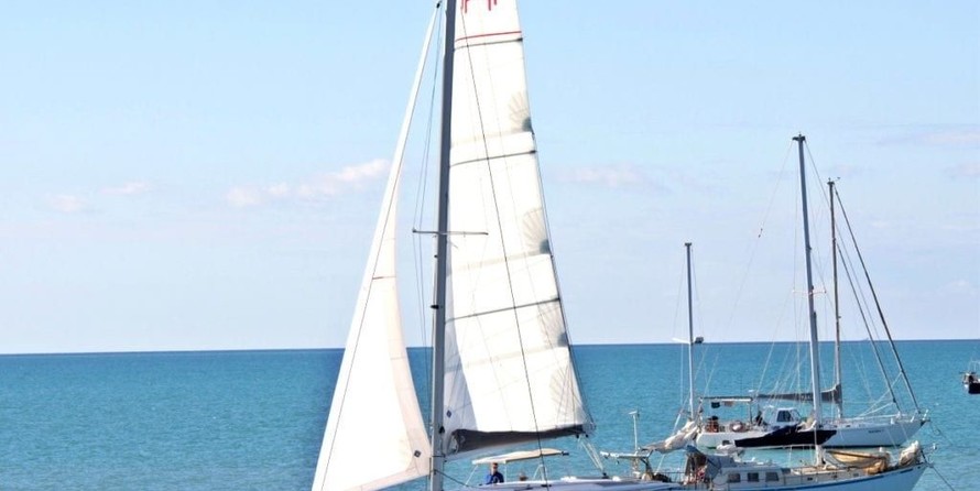 Fountaine Pajot Lucia 40