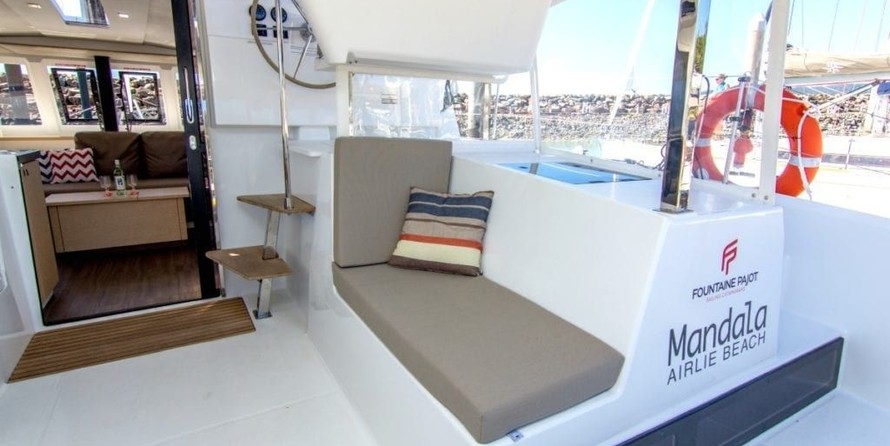 Fountaine Pajot Lucia 40