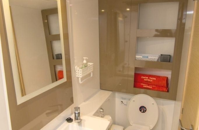 Fountaine Pajot Lucia 40