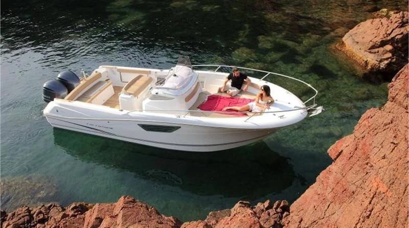 Jeanneau Cap Camarat 8.5 CC