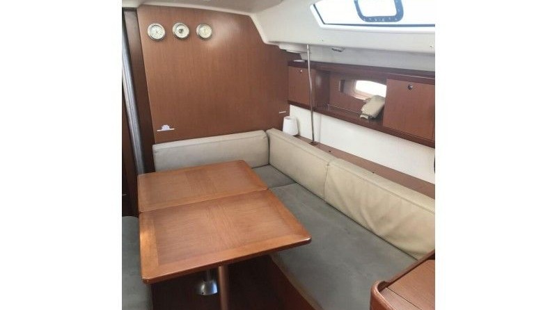 Beneteau Oceanis 43