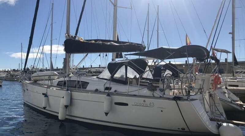 Beneteau Oceanis 43