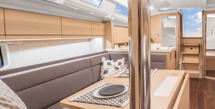 Hanse 418