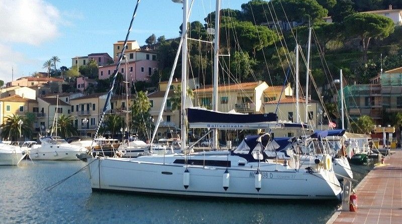 Beneteau Oceanis 37