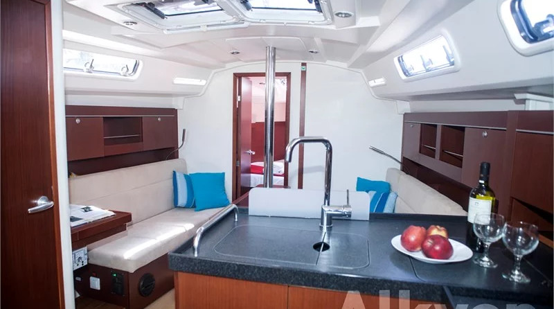 Hanse 345