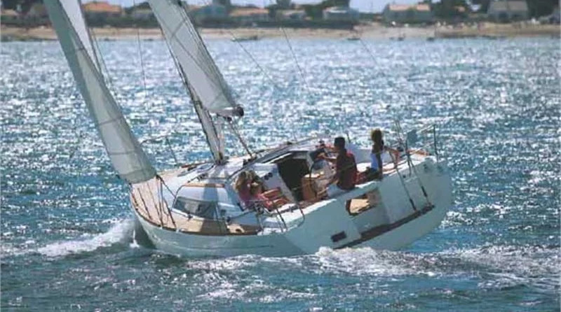 Beneteau Oceanis 37