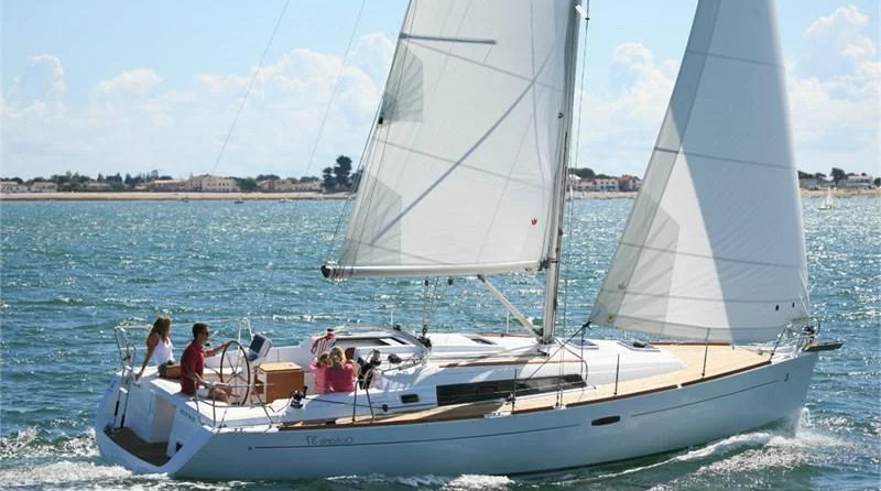 Beneteau Oceanis 37