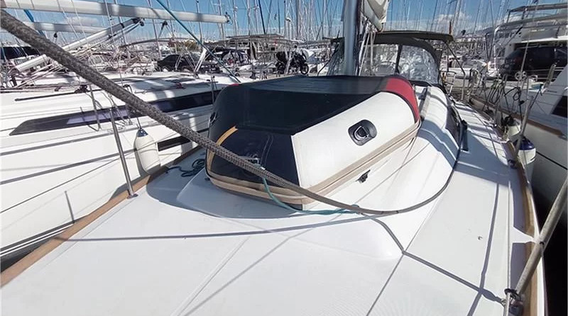 Beneteau Oceanis 37