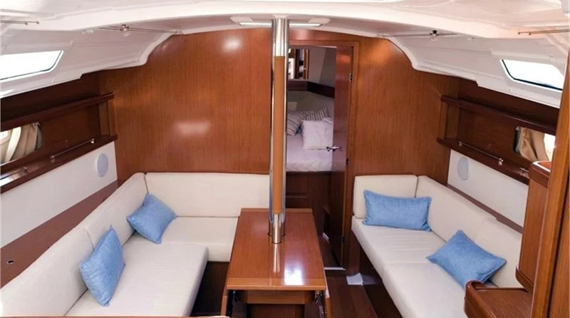 Beneteau Oceanis 37