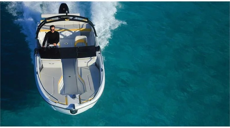 Beneteau Flyer 6 SPORTdeck