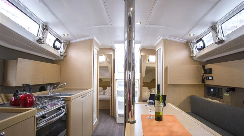 Beneteau Oceanis 38.1