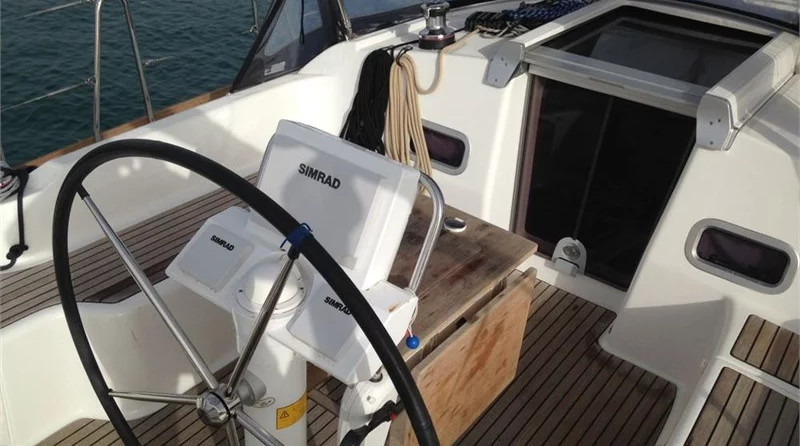 Beneteau Oceanis 37