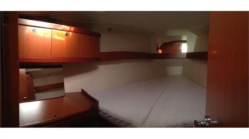 Beneteau Oceanis 37