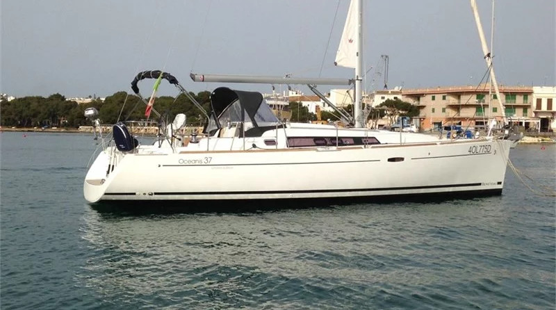 Beneteau Oceanis 37