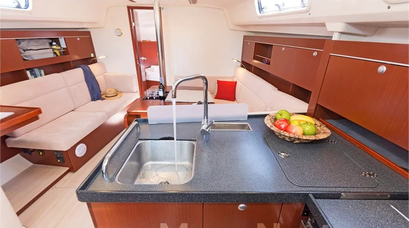Hanse 385