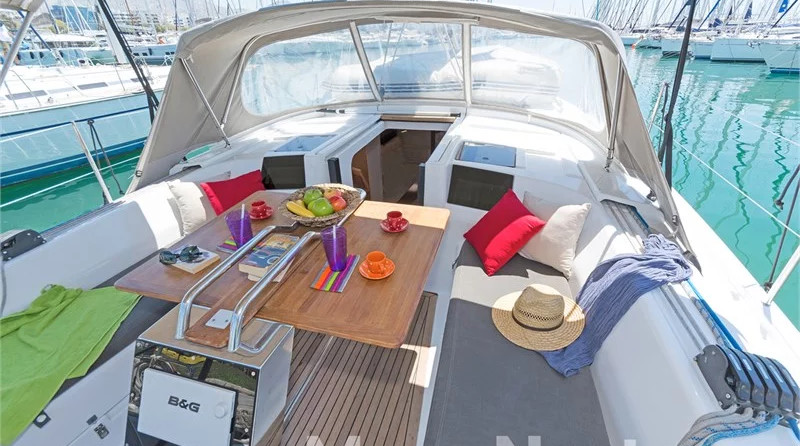 Hanse 385