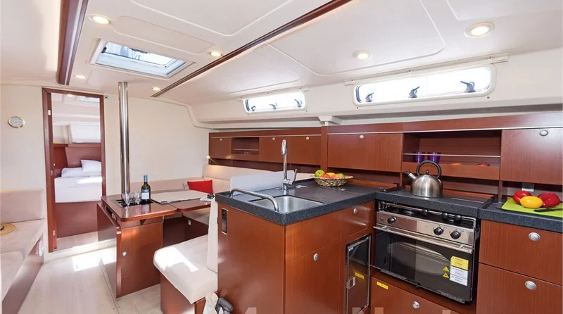 Hanse 385