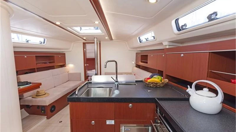 Hanse 385