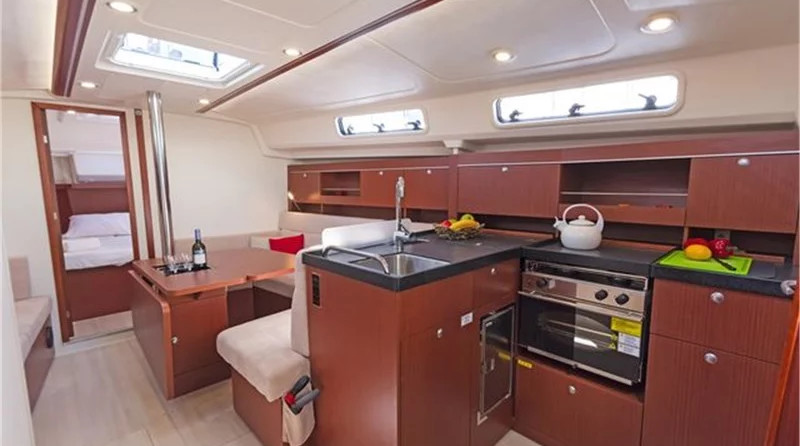 Hanse 385