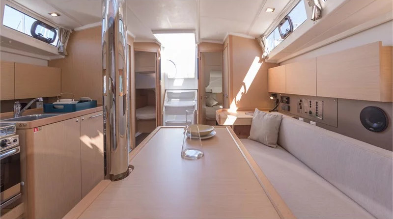 Beneteau Oceanis 38.1