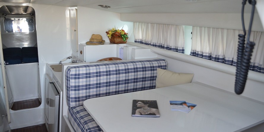 Tornado 38 Cruising